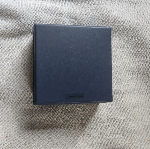 He Rocks Cross Necklace - Picture 7 of 8